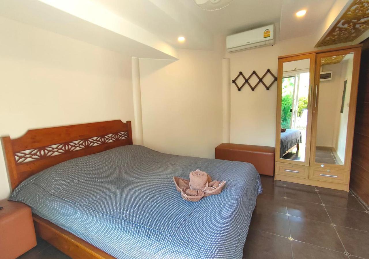 Corner Villa - Pattaya Holiday House Walking Street 4 Bedrooms エクステリア 写真